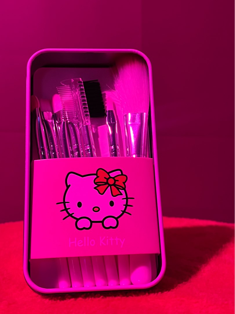 Hello Kitty Brush Kit, Luxury, Accessories on Carousell