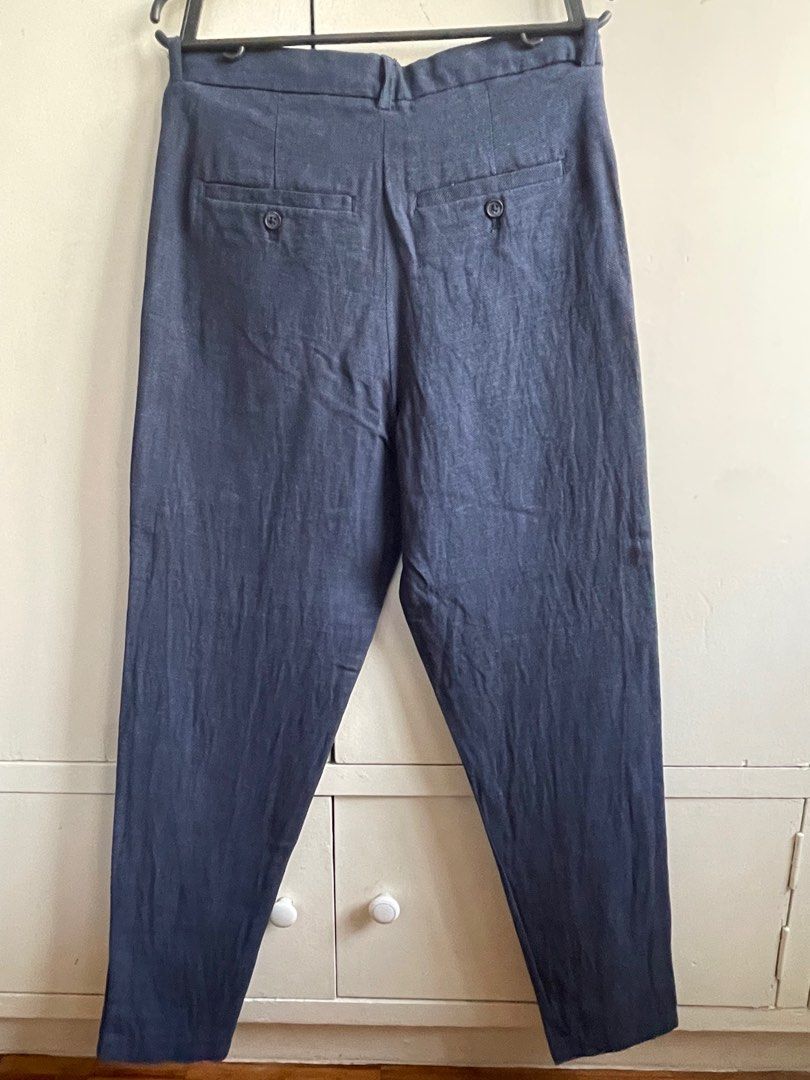 H&M Boys Dress Pants (Category: Trousers) located in Paranaque City. Submitted by clutter_to_go (Listing ID 1214864474, Image 2). Description: Please see photo for size reference. .
