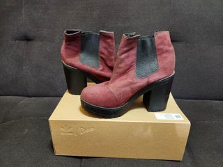 H&M Divided red suede boots