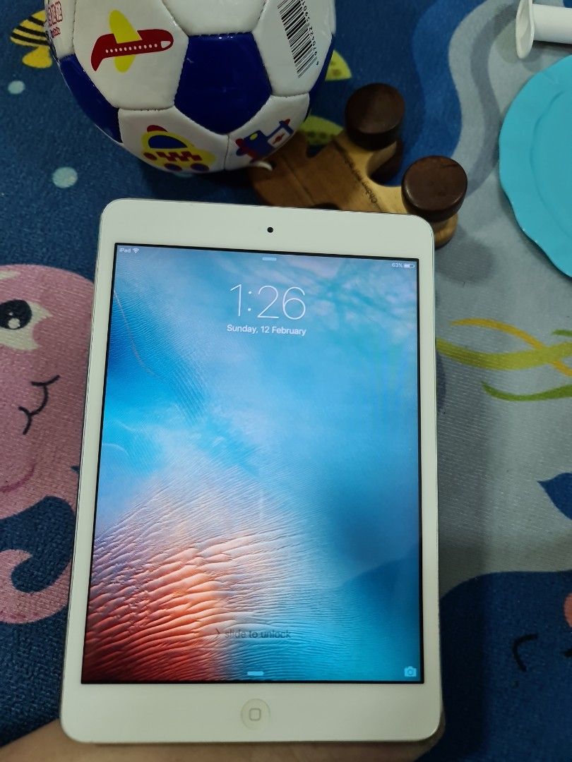 Ipad Mini (Category: iPad) located in Singapore. Submitted by kittyshirley6876 (Listing ID 1214840248, Image 1). Description: Ipad is working well only use for work. reason for selling is not using..