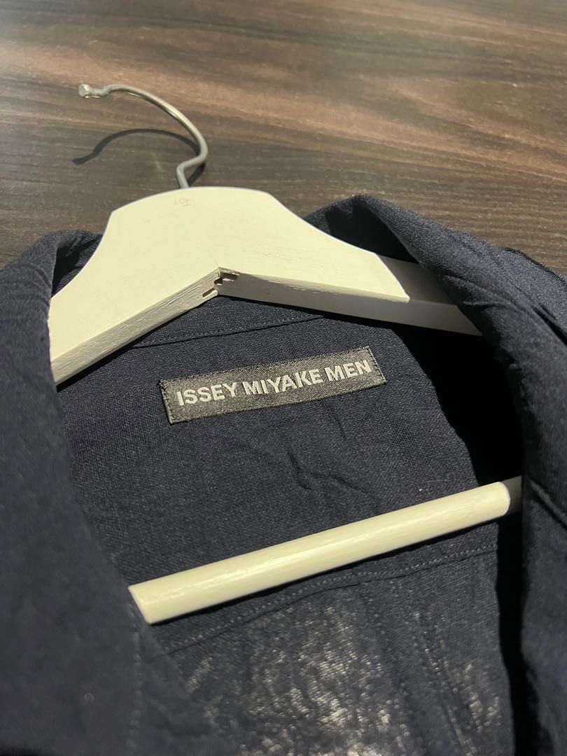 Issey miyake men navy worker jacket, 名牌, 服裝- Carousell