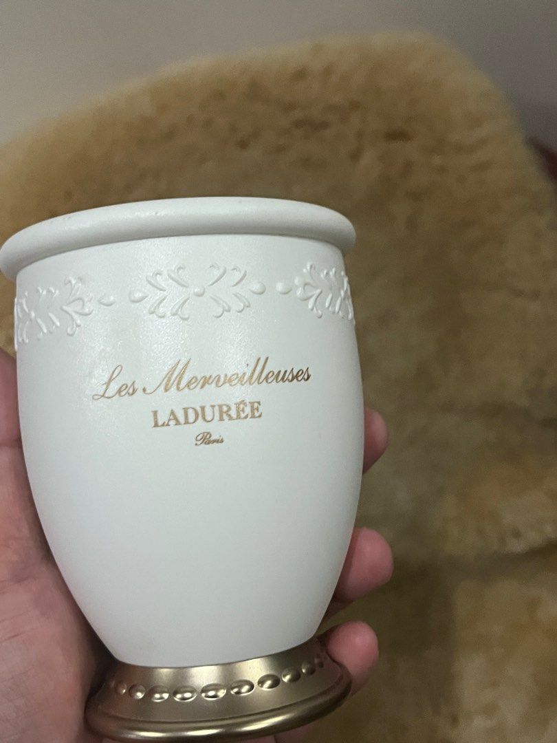 Les Merveilleuses LADUREE Brush Holder (Category: Makeup) located in Davao. Submitted by casaofelia (Listing ID 1214900706, Image 2). Description: Like new.