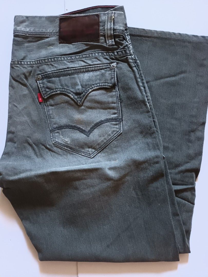 Levis Jeans, Men's Fashion, Bottoms, Jeans on Carousell