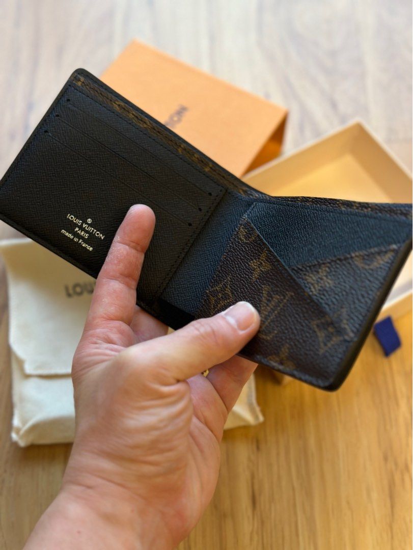 Louis Vuitton Multiple Wallet Mineral Grey Taurillon