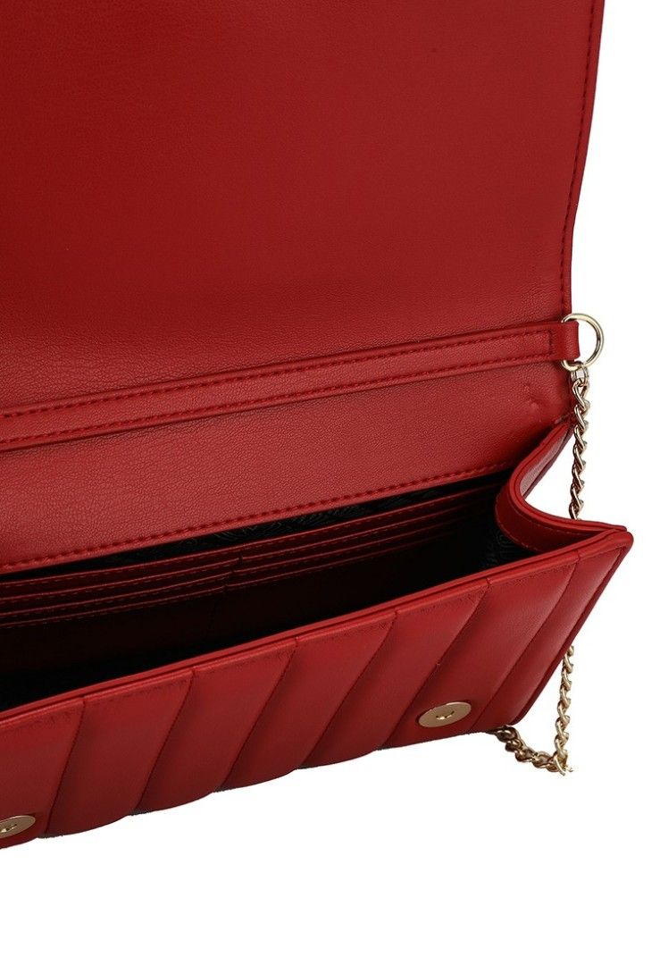 Red quilted hotsell moschino bag