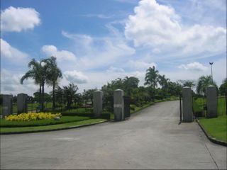 Manila Memorial Park, Dasmariñas, Cavite - 18 Lots Premium