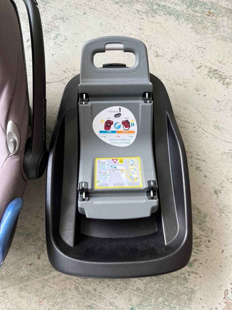 Maxi Cosi CabrioFix Car Seat & Family Fix Base, Babies & Kids, Going