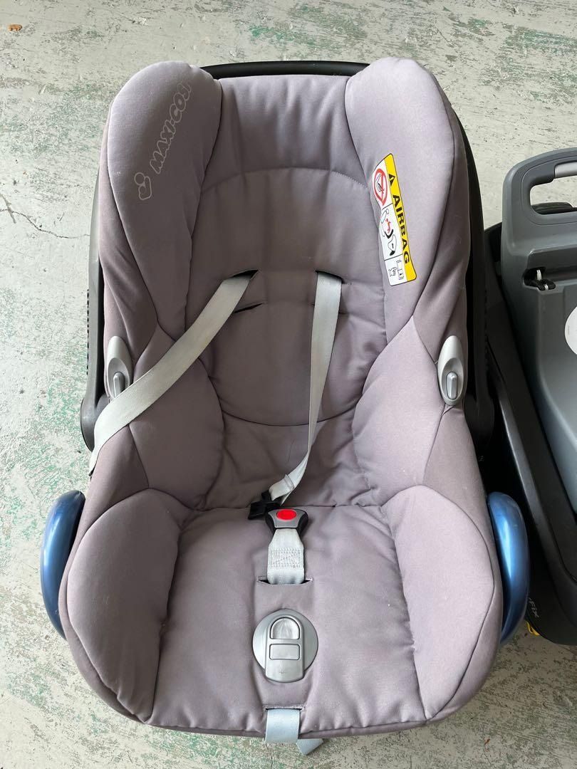 Maxi Cosi CabrioFix Car Seat & Family Fix Base, Babies & Kids, Going