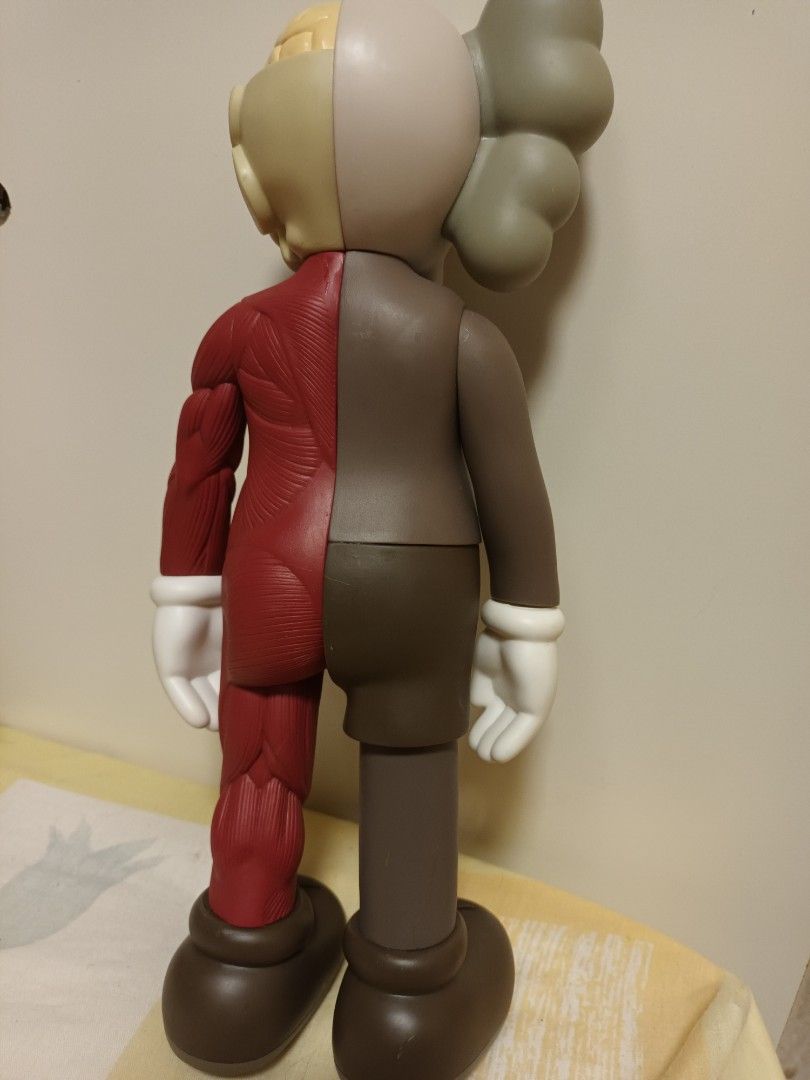 KAWS COMPANION FLAYED BROWN MEDICOM TOY-