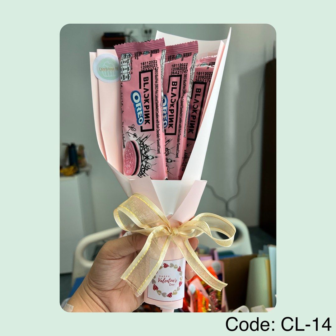 Mini Chocolate Bouquet Gift for Birthday Graduation Recognition, Food &  Drinks, Other Food & Drinks on Carousell