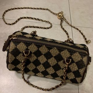 (Category: ) located in . Submitted by cherlyn_ng (Listing ID 1214747432, Image 1). Description: .