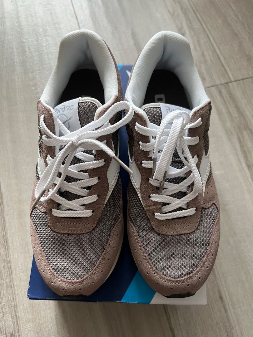 Mizuno women GV87 Trainer Carousell