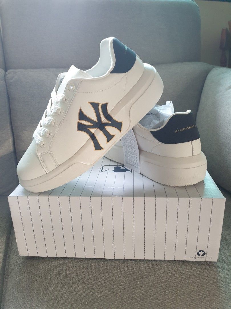 MLB Chunky classic A New York Yankees, Women's Fashion, Footwear