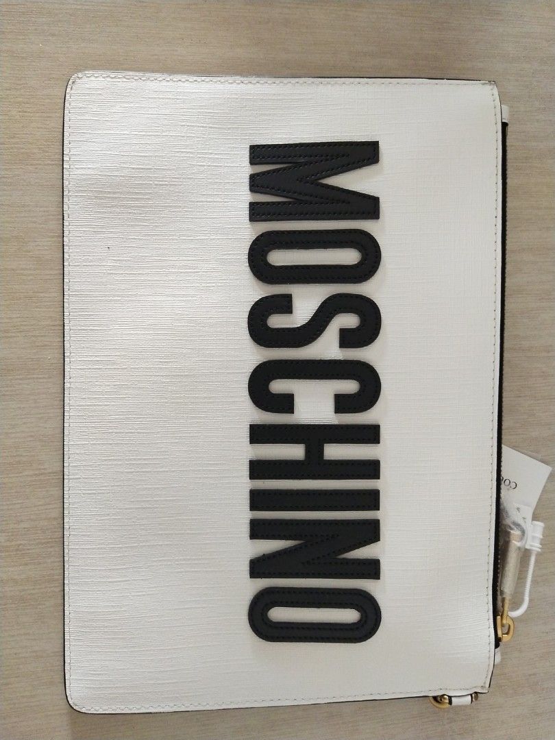 White moschino clearance clutch