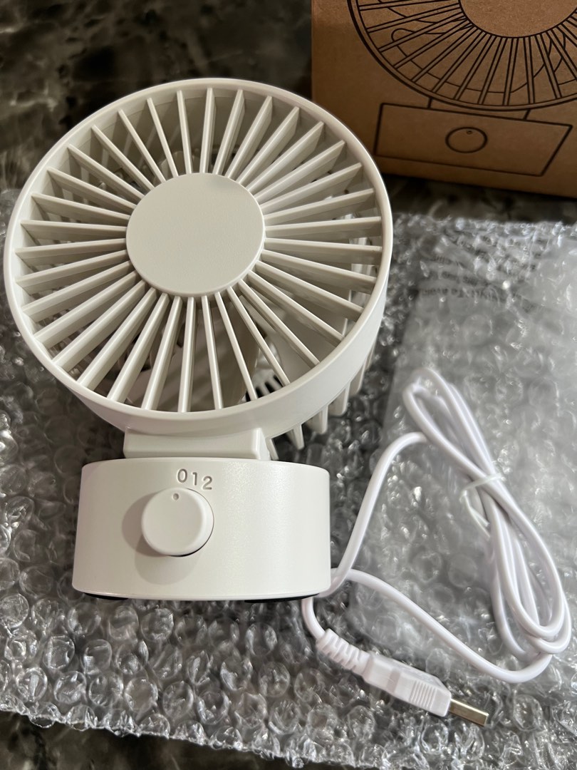 Muji low noise USB desk fan, Furniture & Home Living, Lighting & Fans