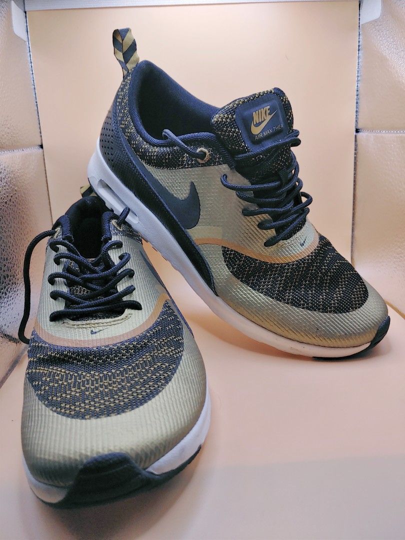 Nike Airmax women size 9 (Category: Sneakers & Footwear) located in Taguig. Submitted by og.lingg (Listing ID 1214787699, Image 3). Description: Greetings, for sale Legit Nike Airmax Thea Jacquard Bronzine Black colorway for women's size 9. bought in Sydney for 150$ selling for only 1.4kPhp rfs: wrong size meetups: bgc area or sf shouldered by buyer.