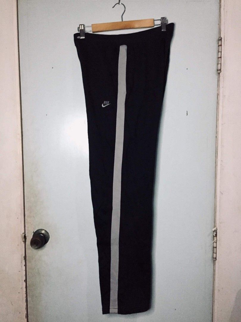 Nike Baggy Jogging Pants, Men's Fashion, Bottoms, Joggers on Carousell
