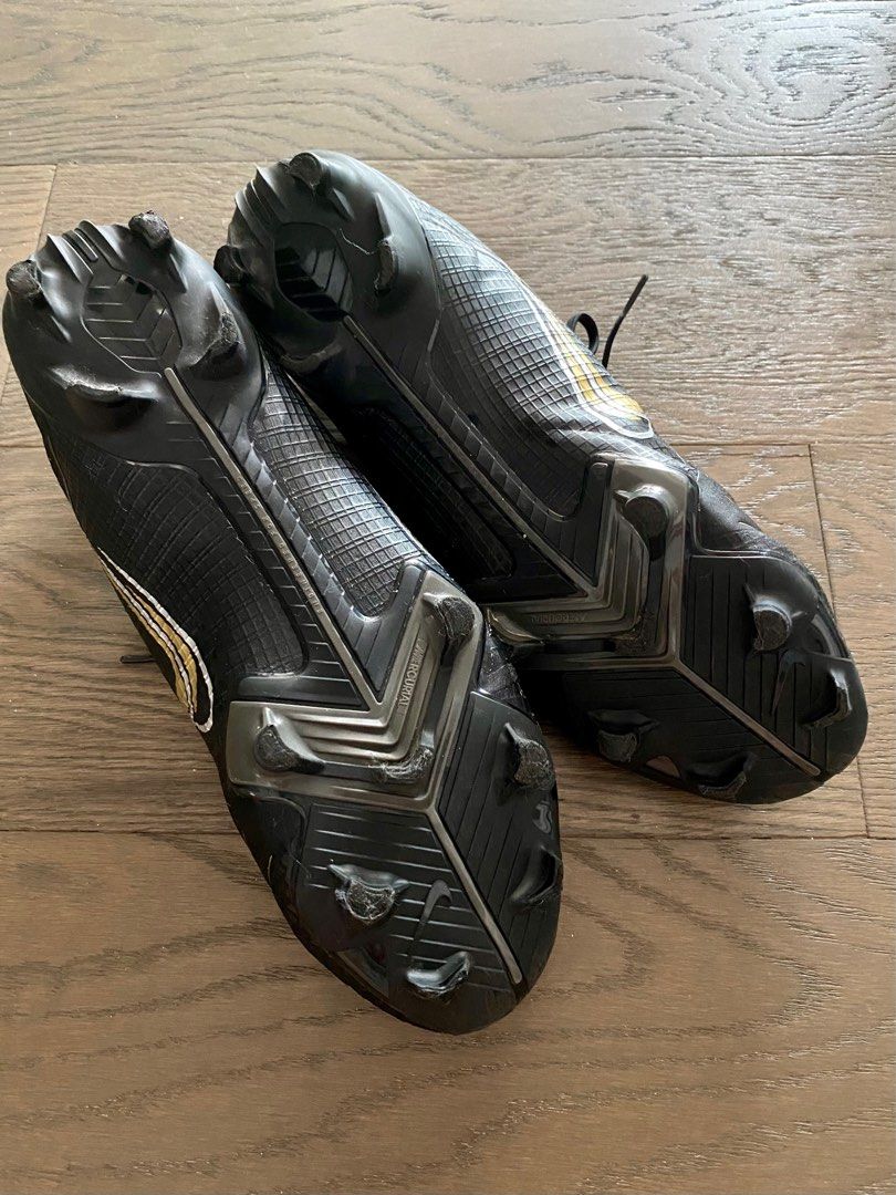 Football boots hot sale 7.5