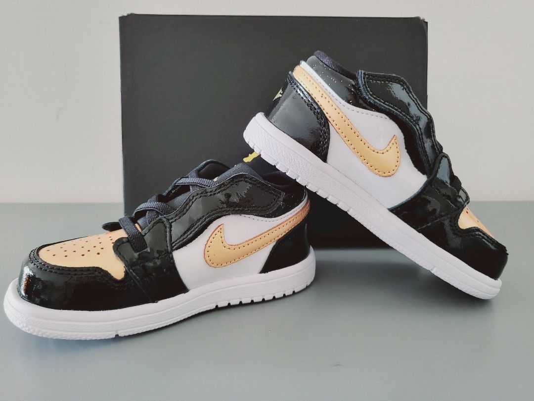 Gold toe 2024 1s low