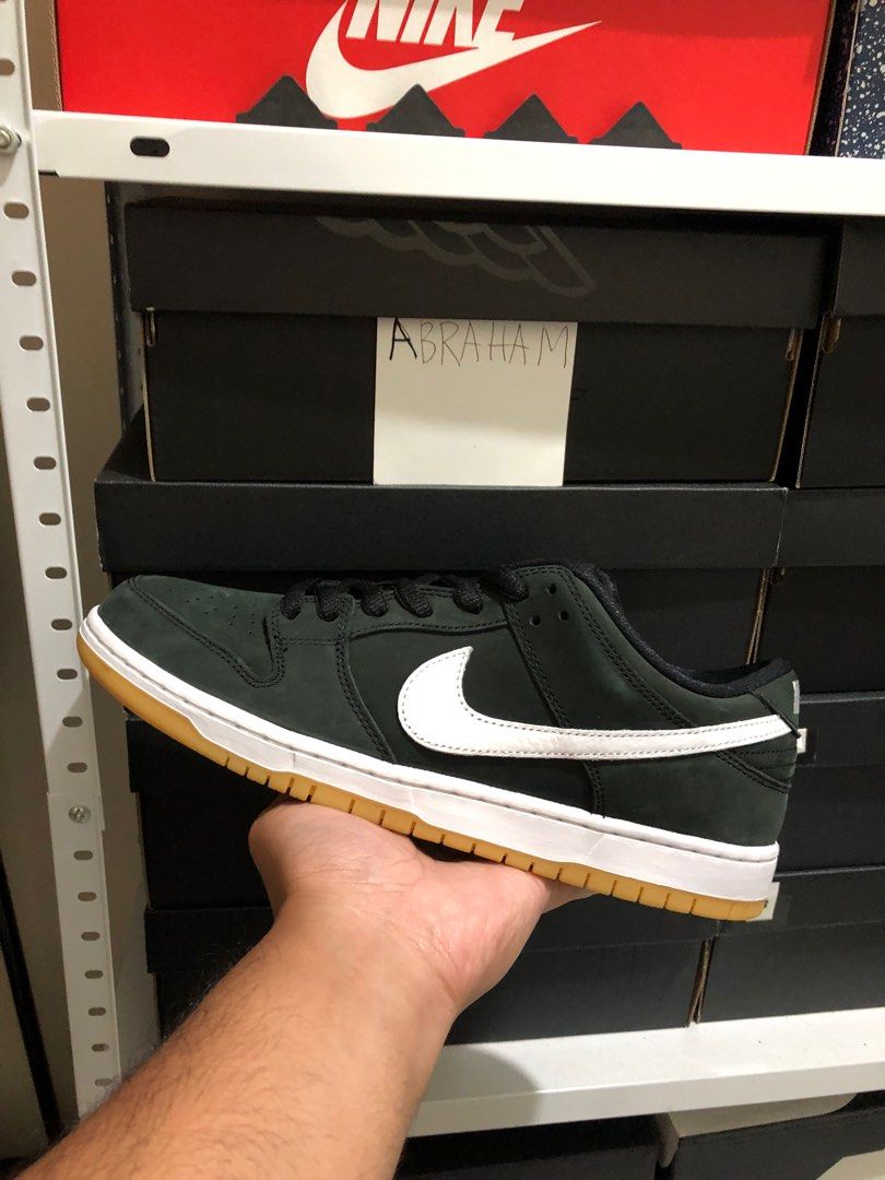 sb dunk black gum