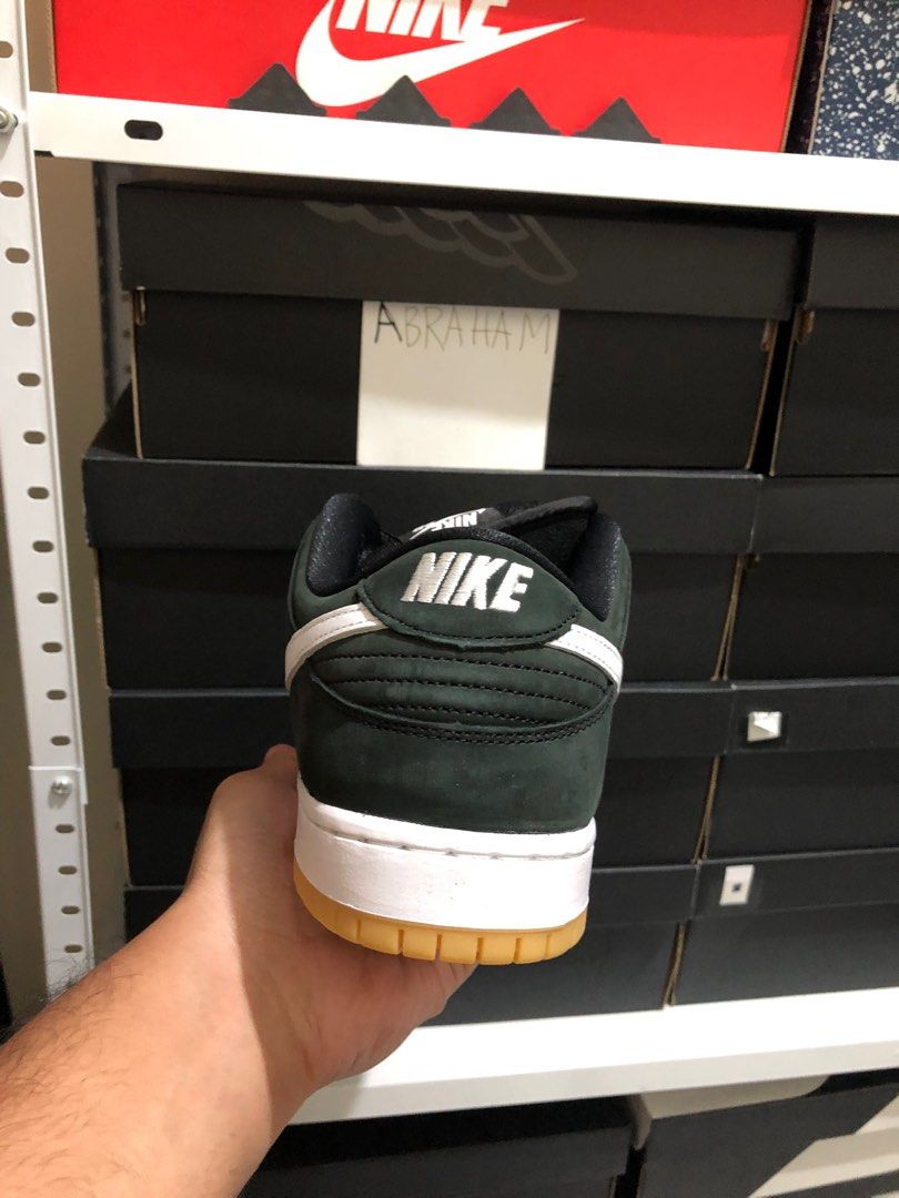 sb dunk black gum