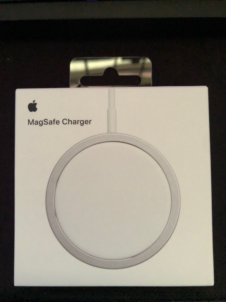 Original Apple MacSafe Charger, Computers & Tech, Parts & Accessories,  Chargers on Carousell