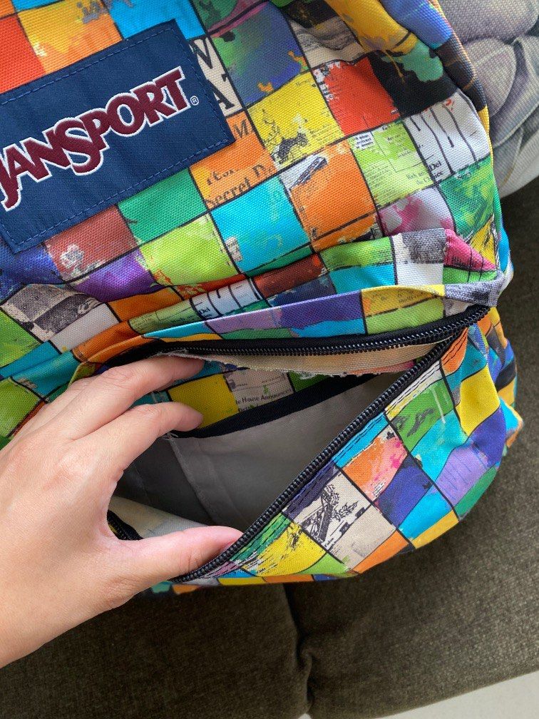 Original Jansport Backpack printed (Category: Backpacks) located in Manila. Submitted by _0000 (Listing ID 1214745612, Image 3). Description: Firm price Still in good condition .