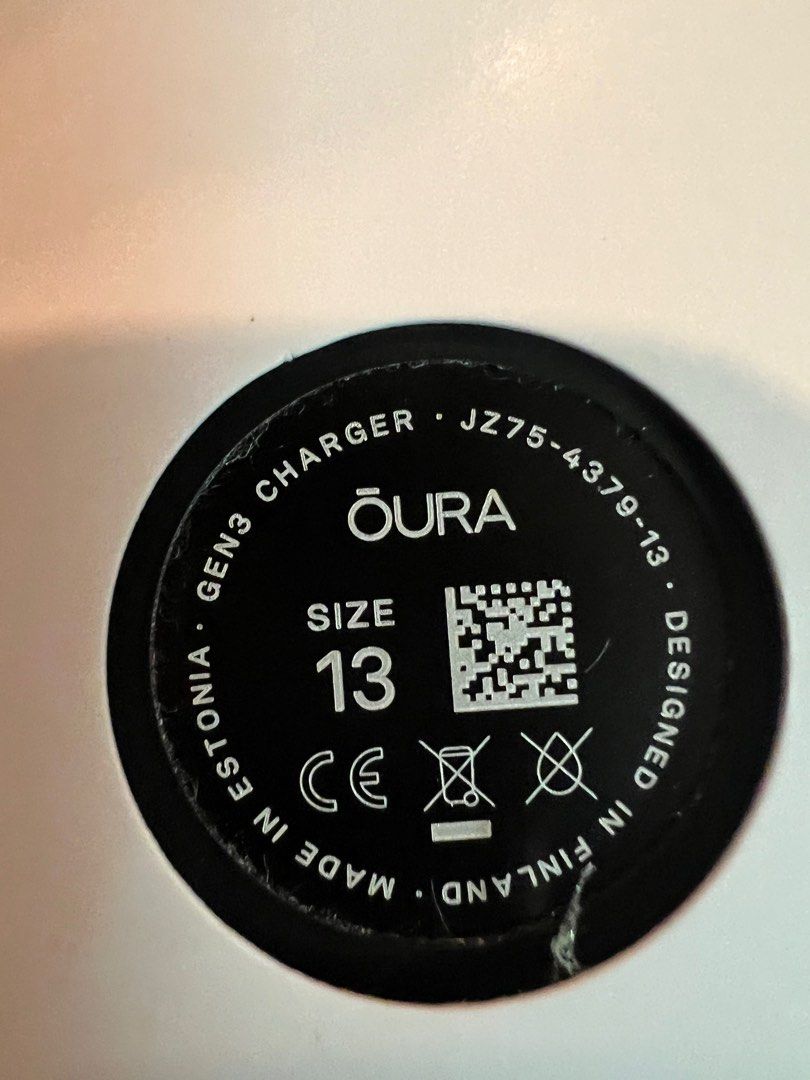 Oura Gen3 Horizon Stealth with charger and cables