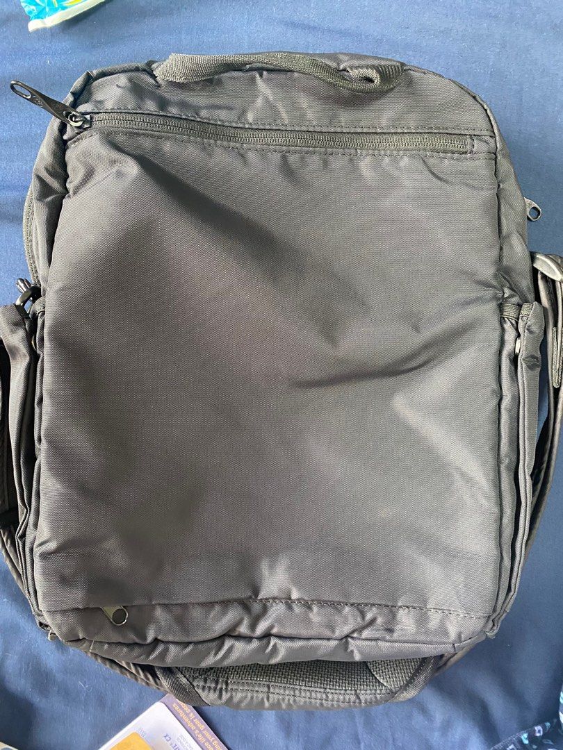 Pacsafe Metrosafe 300 GII Laptop Bag, Men's Fashion, Bags, Sling Bags on Carousell