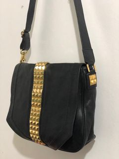 (Category: ) located in . Submitted by cbgapparel (Listing ID 1214905119, Image 1). Description: .