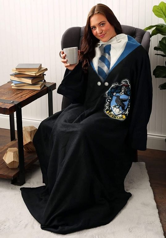 readystock Harry Potter Comfy Throw Blanket with Sleeves 48 x 71