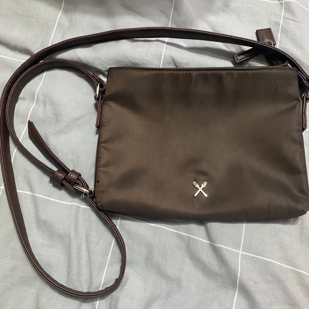 Regatta sling bag price outlet