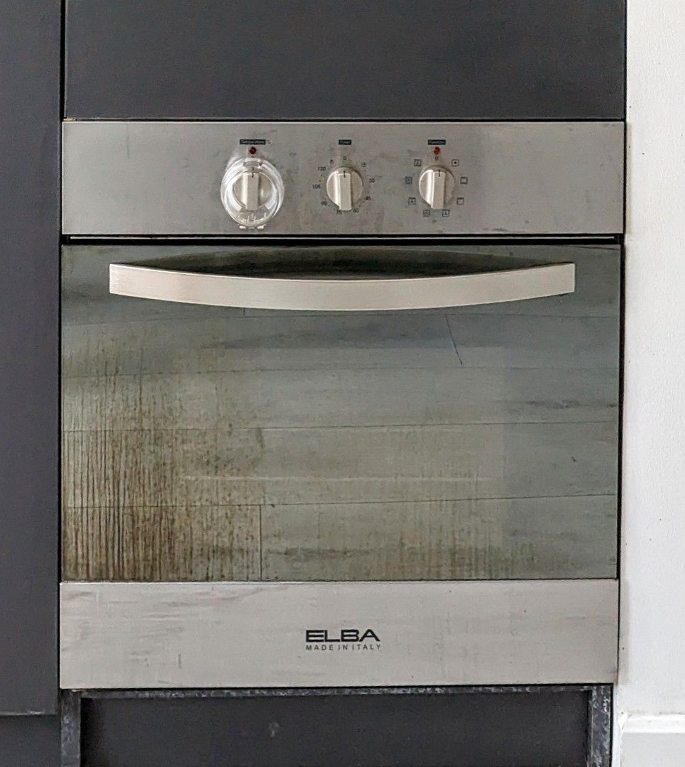 [RUSH SALE] Elba Built-in Oven (Category: Ovens & Toasters) located in Pasig City. Submitted by nanaym (Listing ID 1214735426, Image 1). Description: RUSH SALE Item already packed in a box. No other photos available. Model: Elba AC 111-825 XN Purchased in 2019 RFS: Change in need. Replaced with built-in dishwasher. Defects: - Stains (refer to photos) - Light bulb for replacement - There may be others we are not aware of, but we've been using this