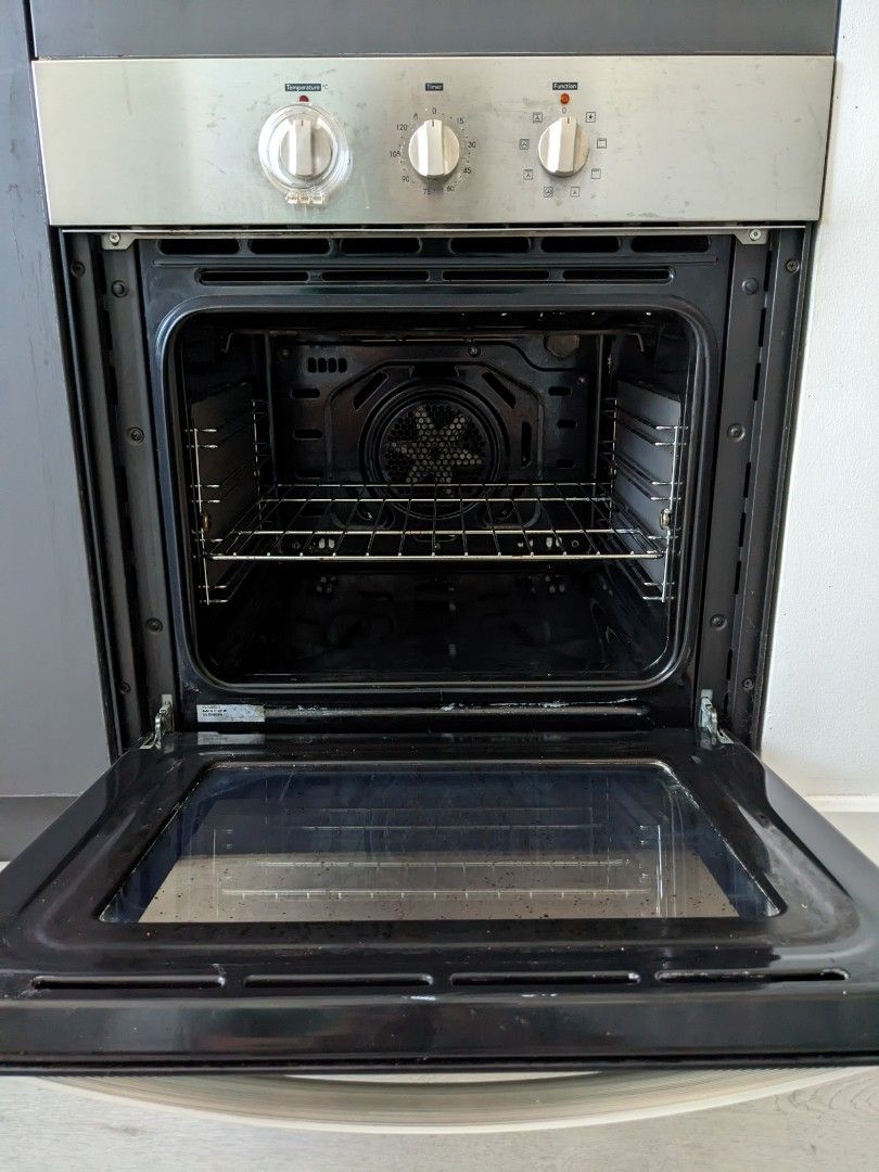 [RUSH SALE] Elba Built-in Oven (Category: Ovens & Toasters) located in Pasig City. Submitted by nanaym (Listing ID 1214735426, Image 2). Description: RUSH SALE Item already packed in a box. No other photos available. Model: Elba AC 111-825 XN Purchased in 2019 RFS: Change in need. Replaced with built-in dishwasher. Defects: - Stains (refer to photos) - Light bulb for replacement - There may be others we are not aware of, but we've been using this