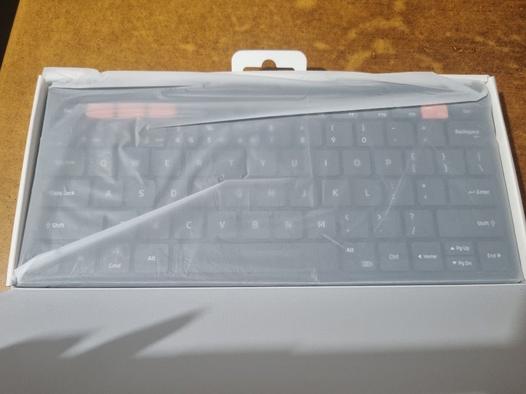Samsung Smart Keyboard Trio 500 bluetooth (Category: Computer Keyboard) located in Mandaluyong City. Submitted by 13amethyst (Listing ID 1214911484, Image 2). Description: opened to check. unused. negotiable. no issues. bought early Jan 2023 from Samsung (SM) - works via bluetooth - easily launch 3 fav apps - can save 3 config.