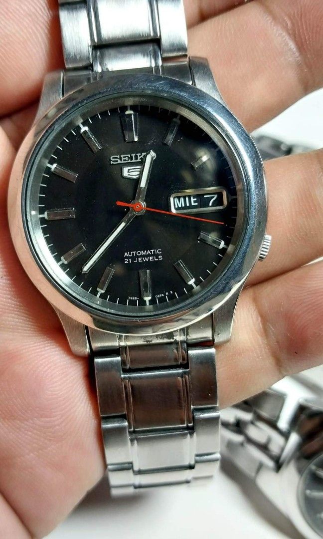 Seiko 5, Men's Fashion, Watches & Accessories, Watches on Carousell
