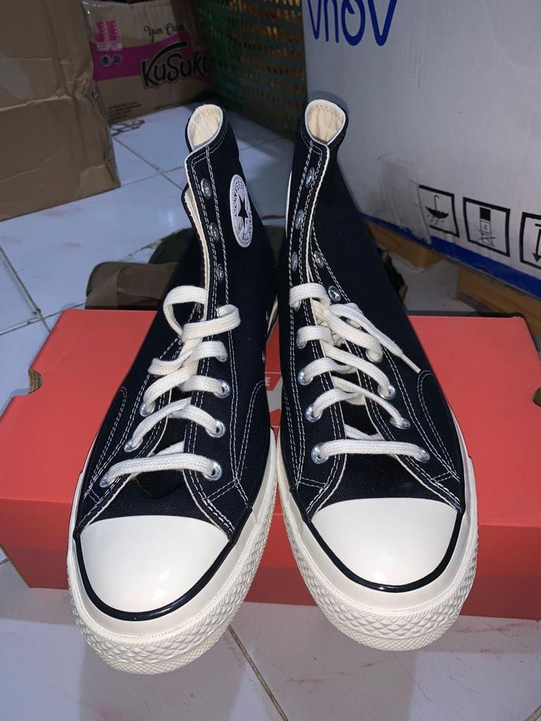 Converse store artha gading