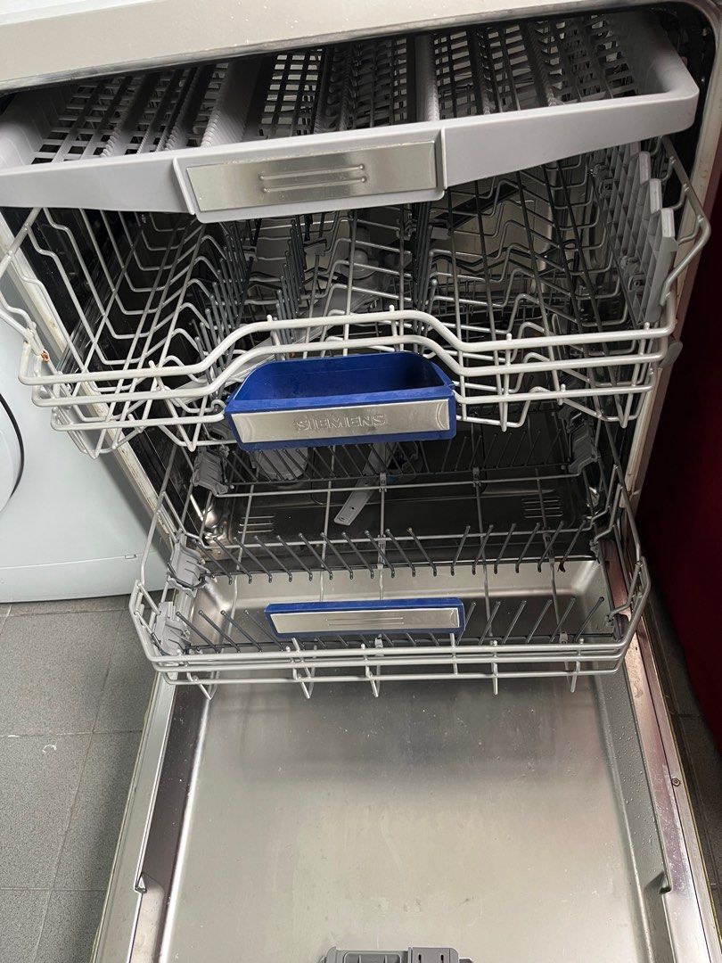 Siemens dishwasher with 3 racks, TV & Home Appliances, Kitchen