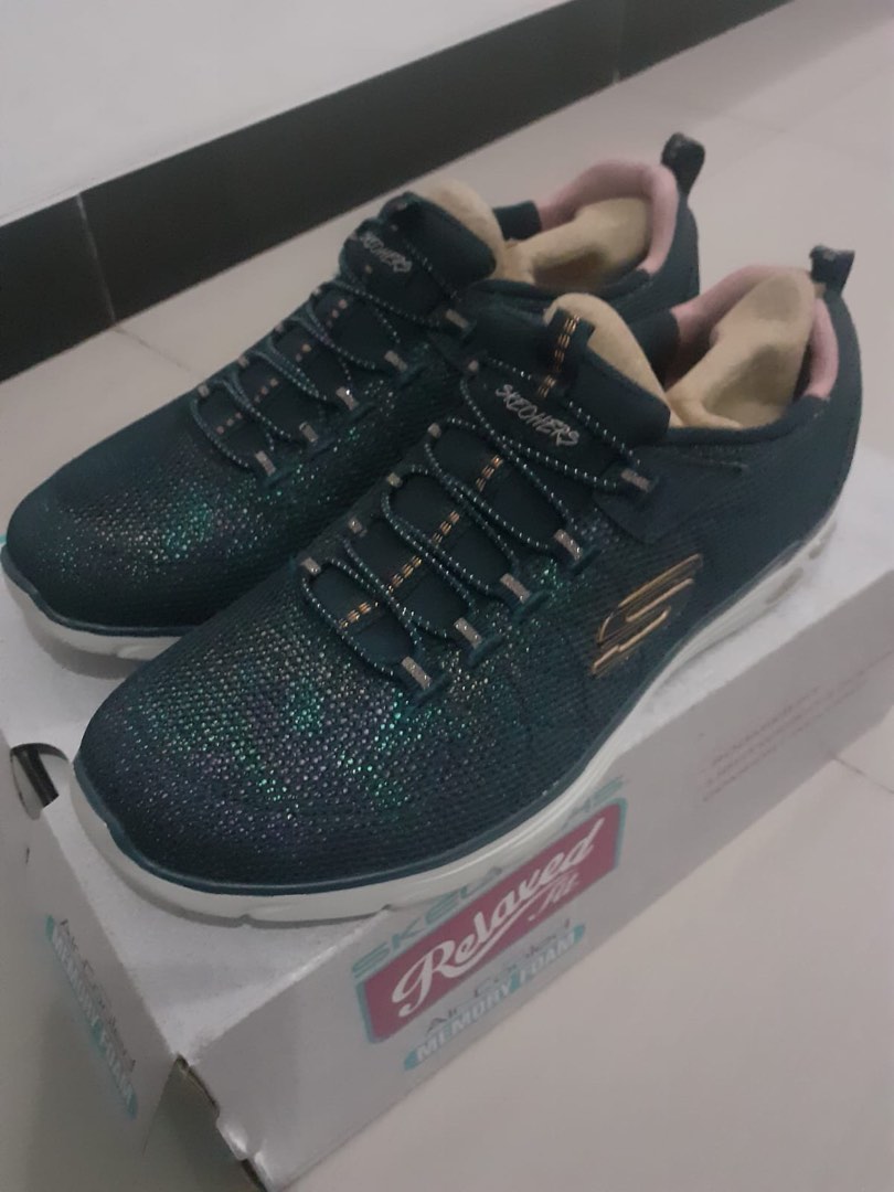 Harga sepatu skechers deals relaxed fit memory foam