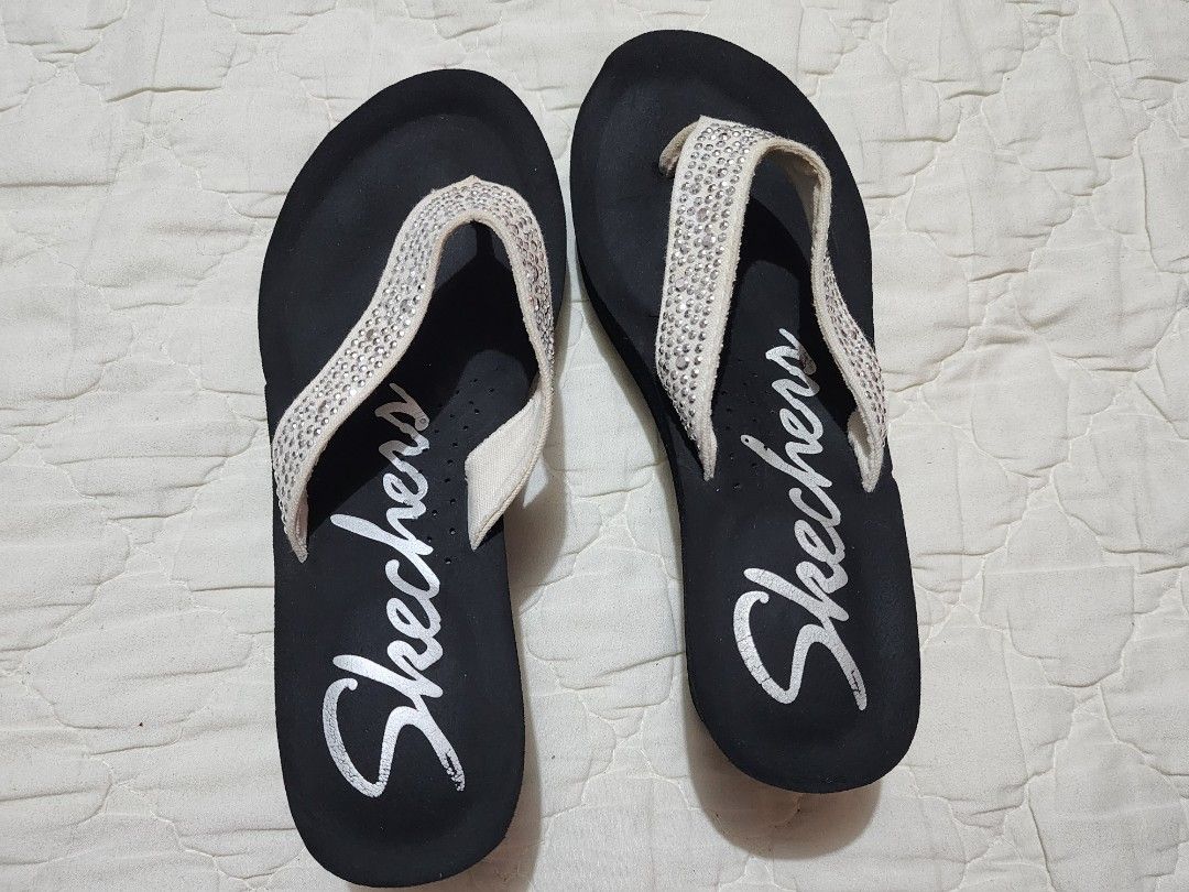 Skechers Yoga Foam Flip Flop Sandals Wedges in Size 8 🌟 BRAND NEW 🌟,  Women's Fashion, Footwear, Flipflops and Slides on Carousell