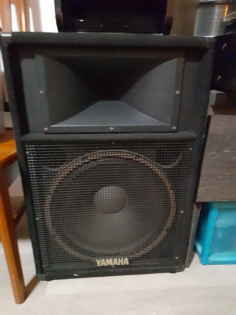 Speakers Yamaha horn 15 inch