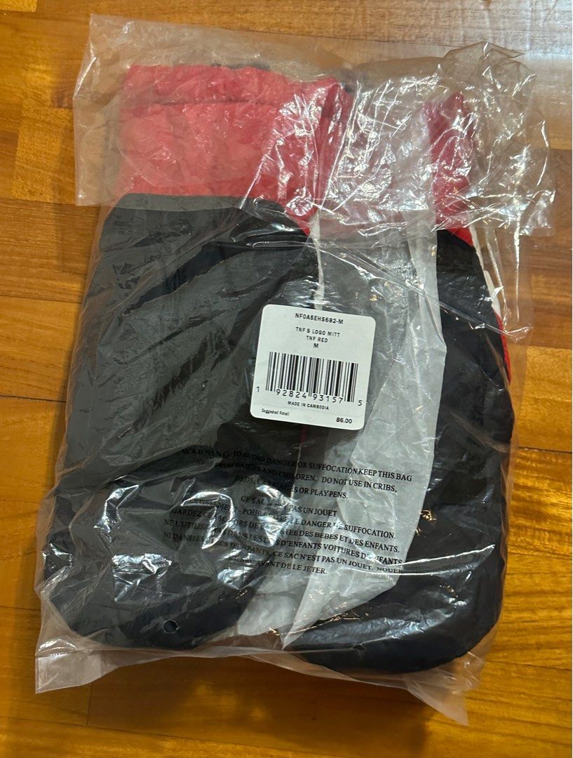 Supreme The North Face S Logo Nuptse Mitts, Size M, 名牌, 飾物及