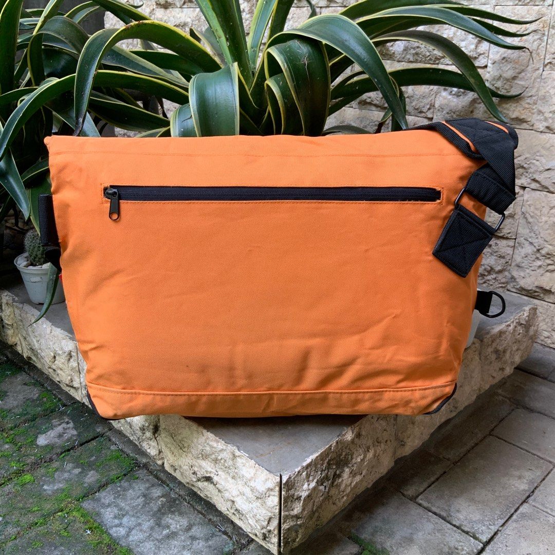 SUPREME X VISVIM MESSENGER BAG MADE IN USA, Fesyen Pria, Tas & Dompet