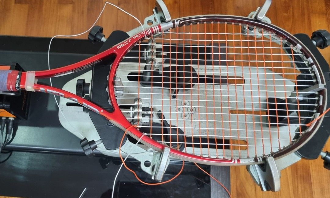 Tennis stringing Kovan / Serangoon Gardens, Sports Equipment, Sports