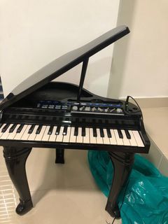 Toy r us grand piano