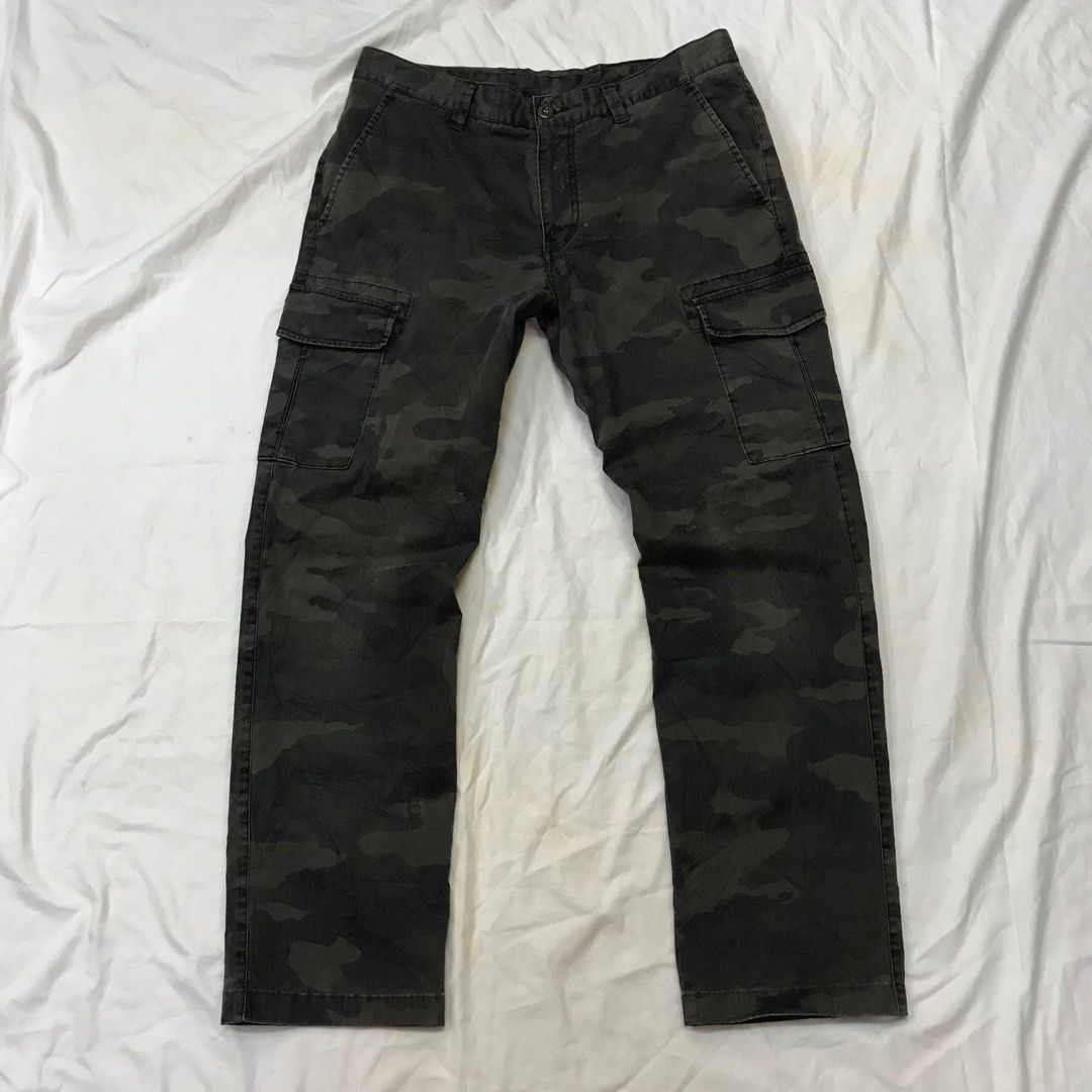 Uniqlo Heattech Cargo Hiking Track Pants, Men's Fashion, Bottoms, Trousers  on Carousell