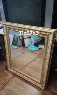 VINTAGE MIRROR