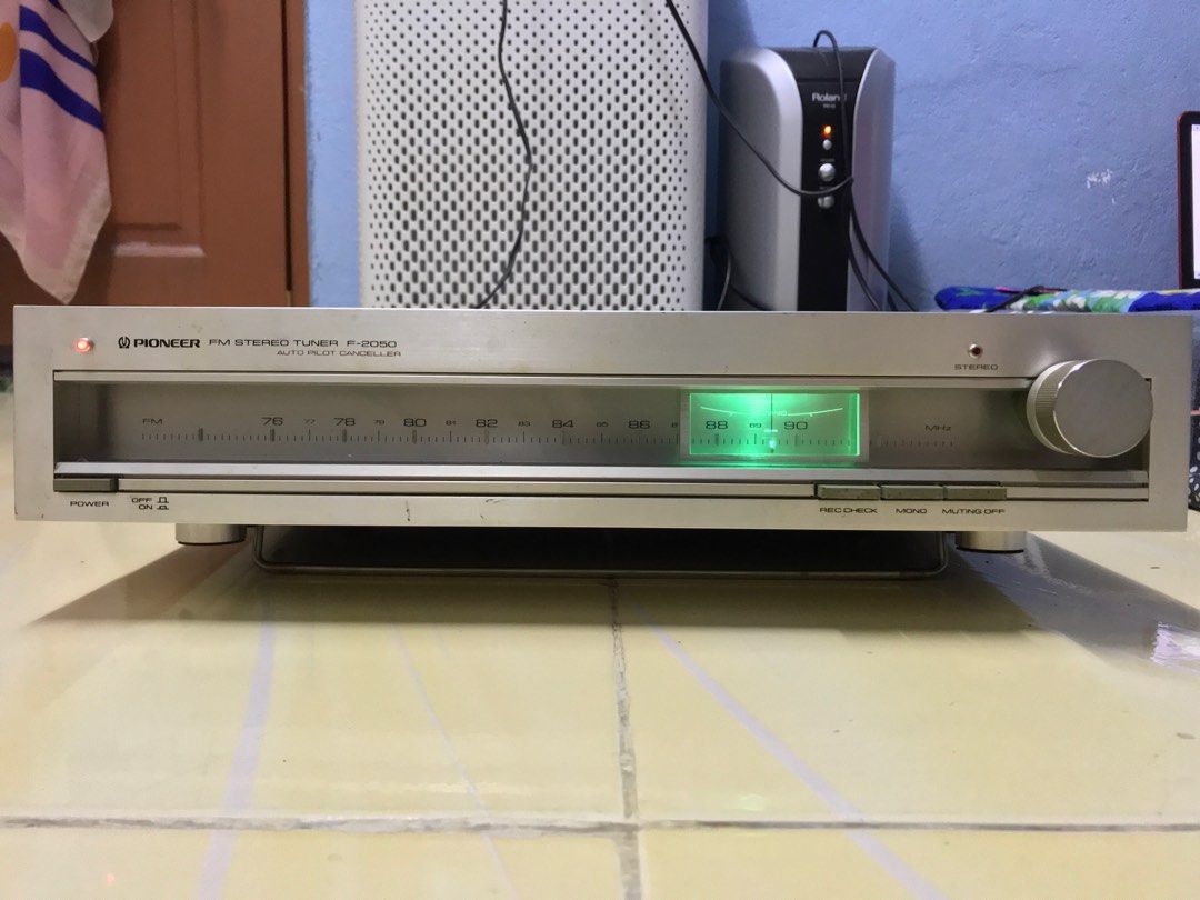 Vintage Pioneer FM (76-90mhz) Stereo Tuner F-2050 (100v), Audio, Other ...