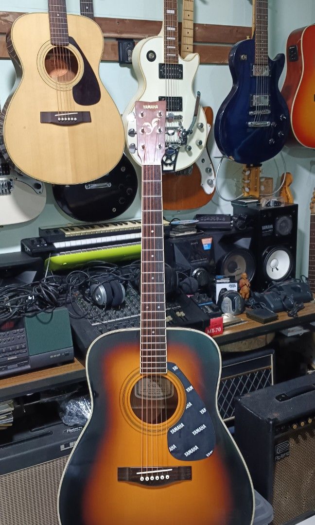 Yamaha fg422tbs acoustic guitar, Hobbies & Toys, Music & Media, Musical  Instruments on Carousell
