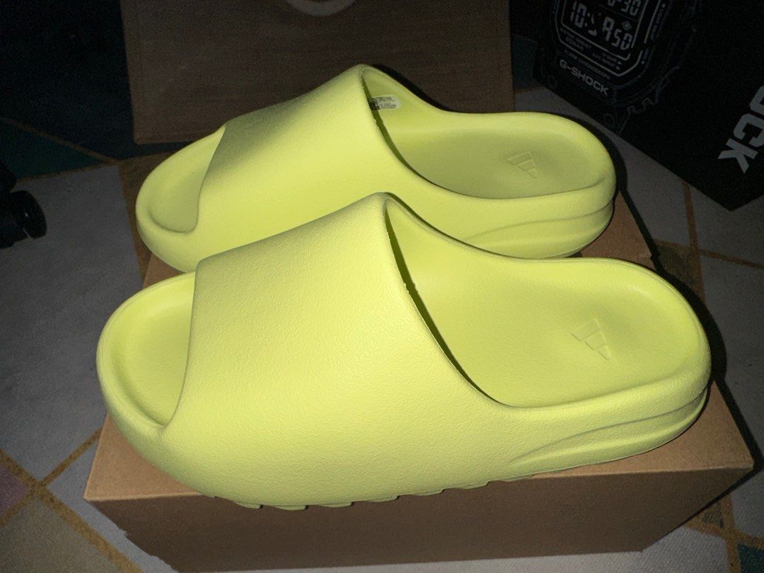 Yeezy Slides Glow Green 2022, Men's Fashion, Footwear, Flipflops and